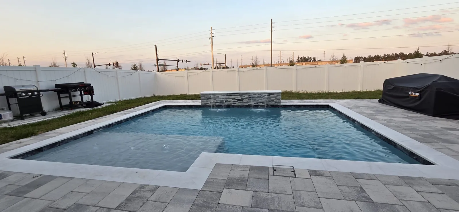 Bradleigh Dr — featured view